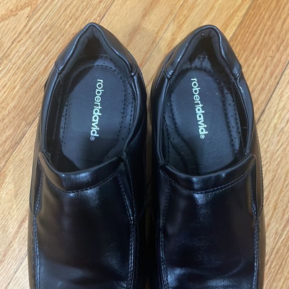 New Steve Madden boys shoes - Picture 2 of 4